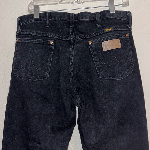 Wrangler Other - Black wrangler cowboy cut jeans size 34x30